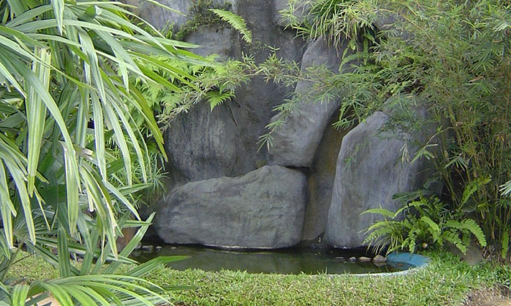Water Garden Hotell Belihuloya Exteriör bild